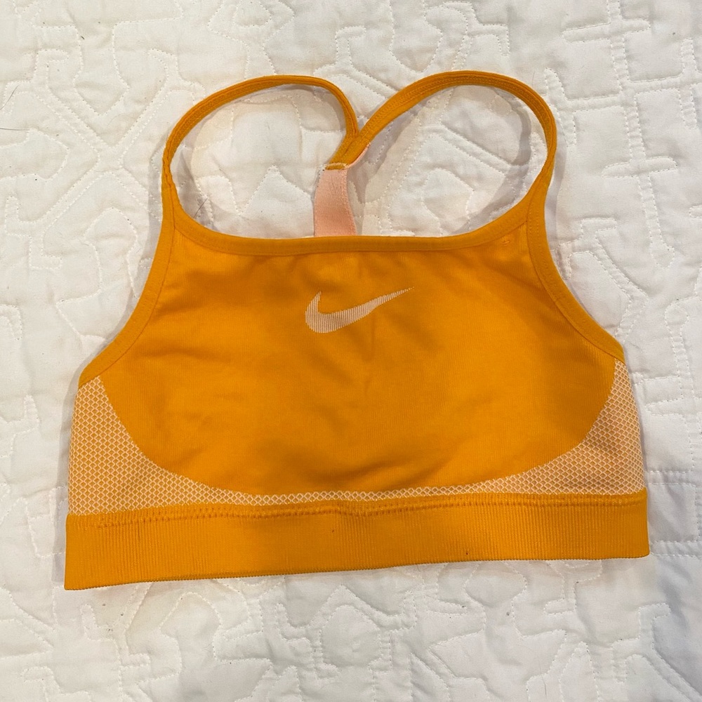 GREAT orange sports bra! Great quality!